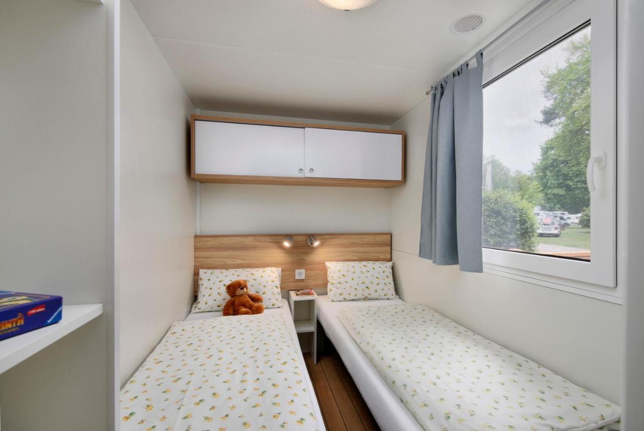 Knaus Campingpark Huenfeld Ngoại thất bức ảnh