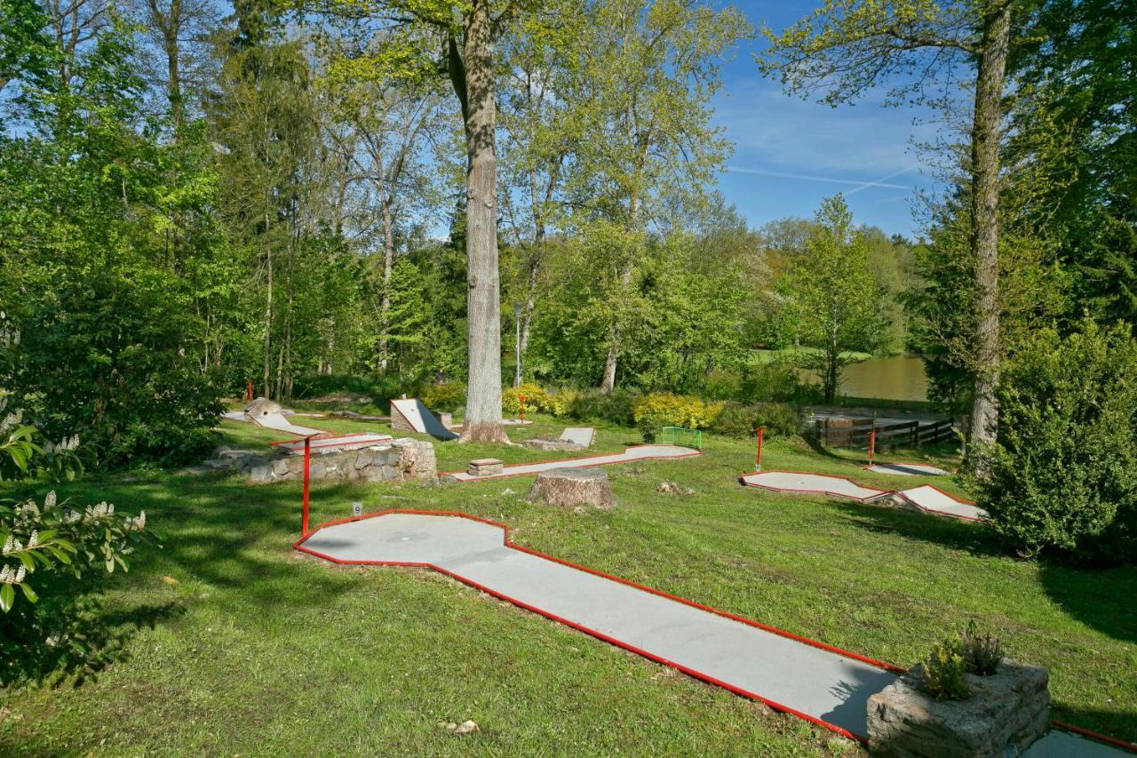 Knaus Campingpark Huenfeld Ngoại thất bức ảnh